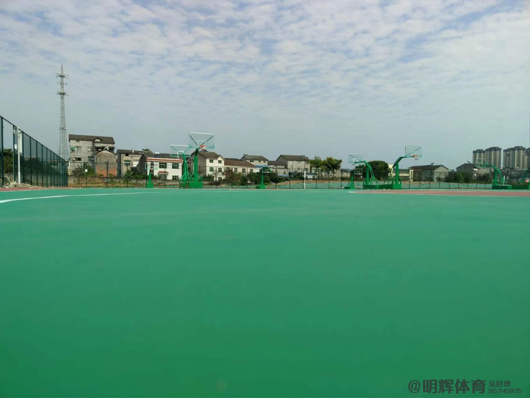 苏州硬地丙烯酸球场的优缺点